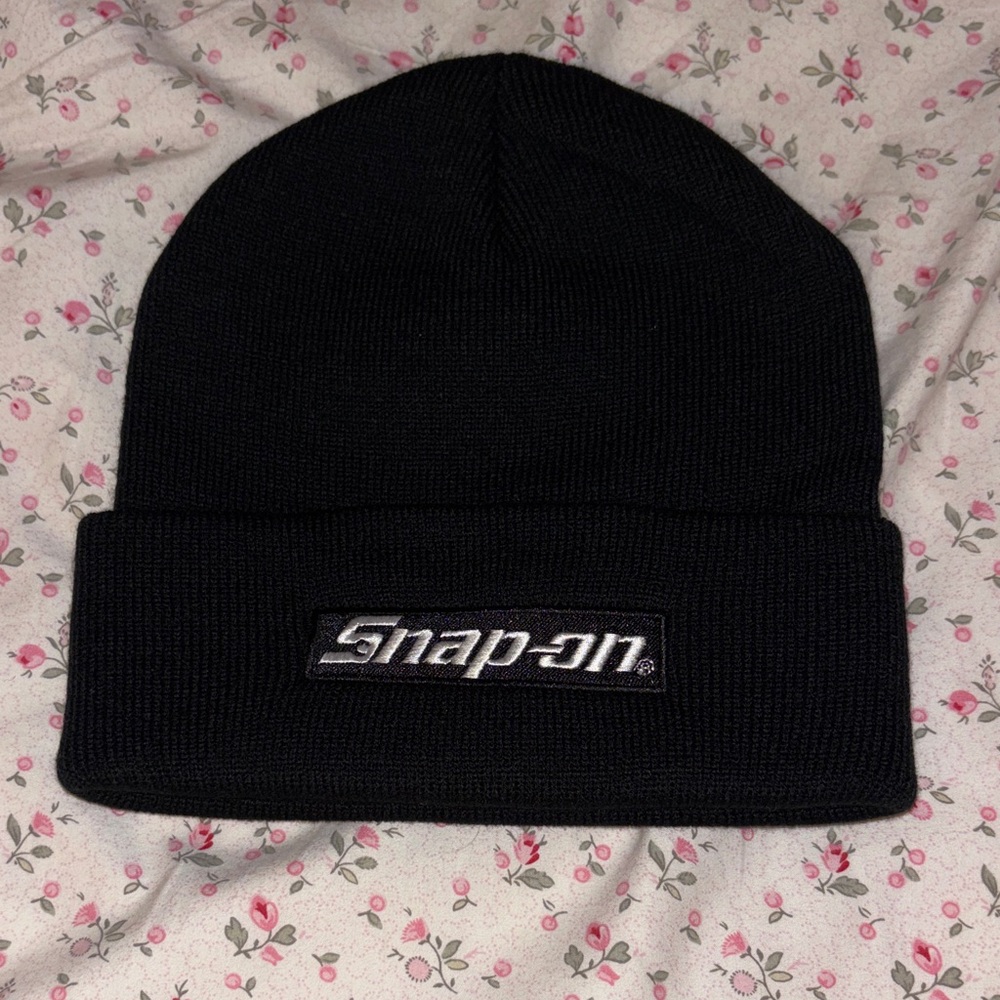 Snap-on beanie